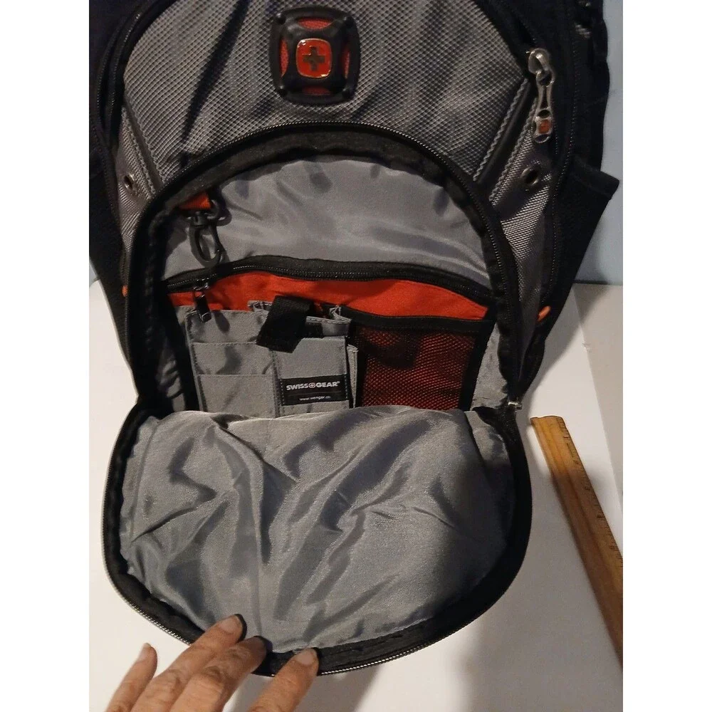SWISS GEAR Synergy Pro 16 inch Laptop Backpack Black & Gray